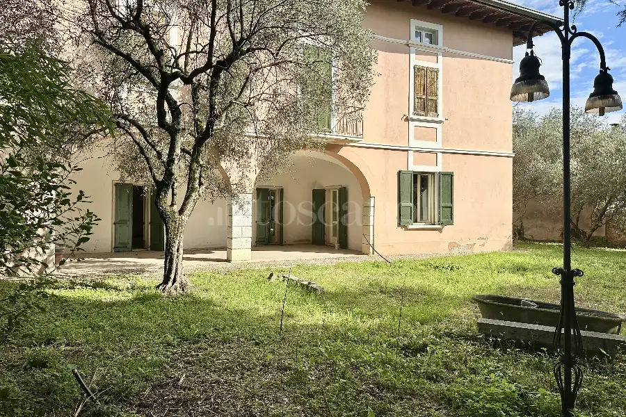 Villa in vendita di 870 mq a €729.000 (rif. 28/2024)
