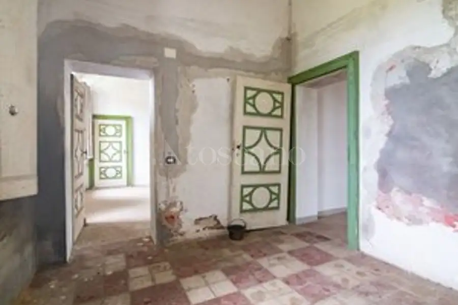 Casale in vendita di 400 mq a €180.000 (rif. 11/2026)