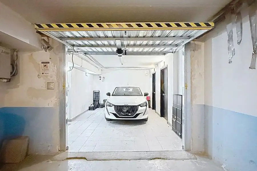 Ufficio in vendita di 200 mq a €350.000 (rif. 189/2026)