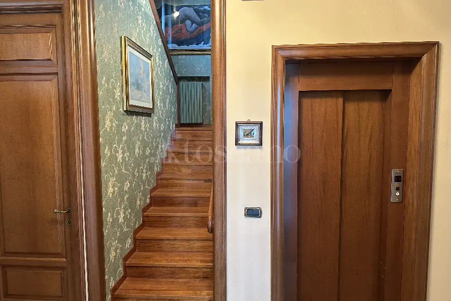 Casale in vendita di 747 mq a €790.000 (rif. 11/2026)