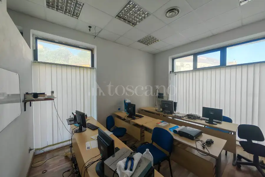 Magazzino in vendita di 368 mq a €210.000 (rif. 47/2026)