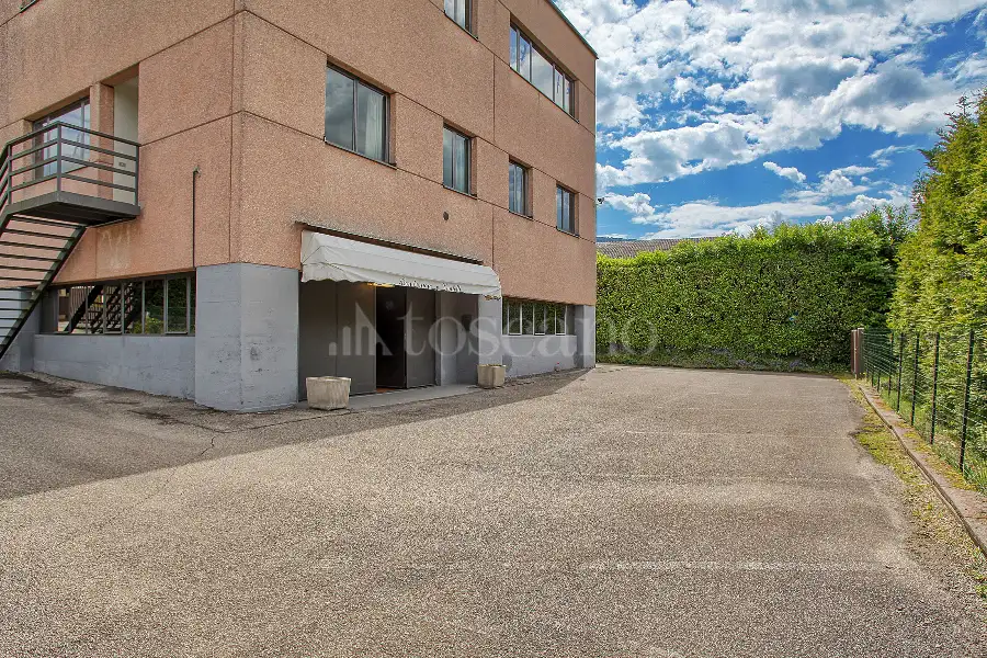Attività Commerciale in vendita di 800 mq a €490.000 (rif. 24/2026)