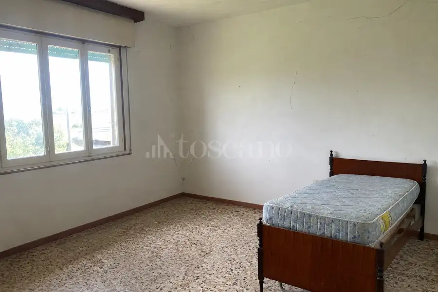 Casa Indipendente in vendita di 178 mq a €83.000 (rif. 12/2026)