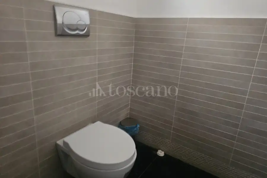 Negozio in affitto di 400 mq a €4.000 (rif. 1/2026)