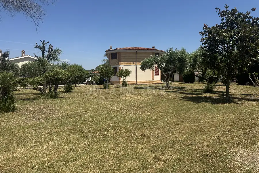 Villa in vendita di 200 mq a €649.000 (rif. 36/2026)