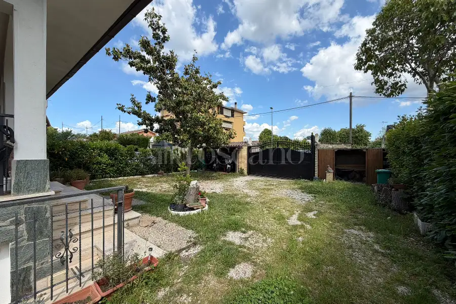Villa Bifamiliare in vendita di 310 mq a €535.000 (rif. 28/2026)