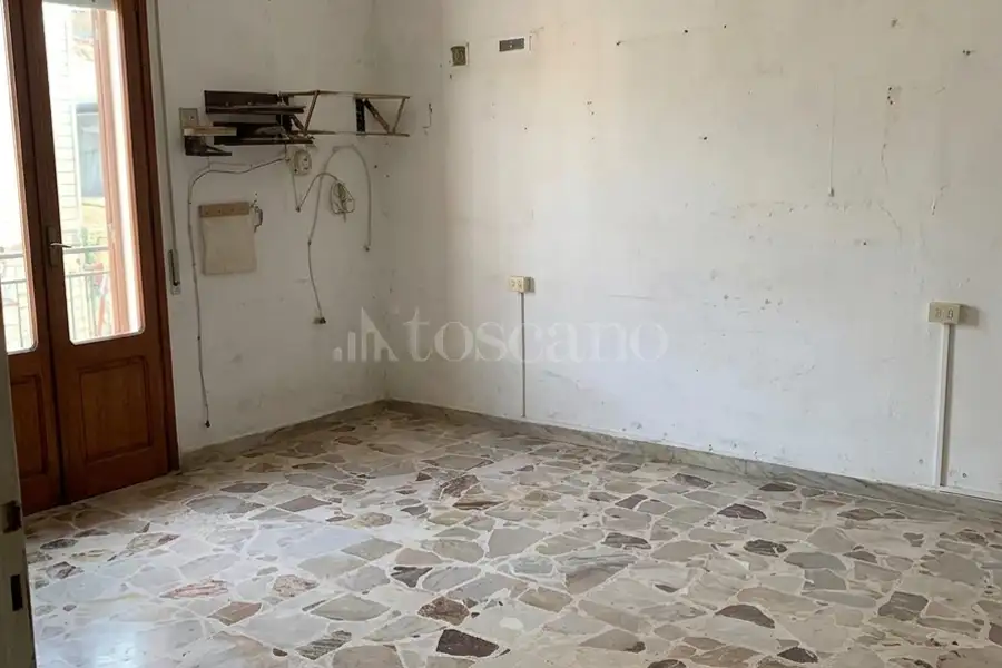 Palazzo in vendita di 160 mq a €40.000 (rif. 3/2026)