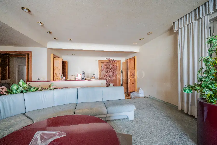 Attico in vendita di 440 mq a €1.650.000 (rif. 17/2026)