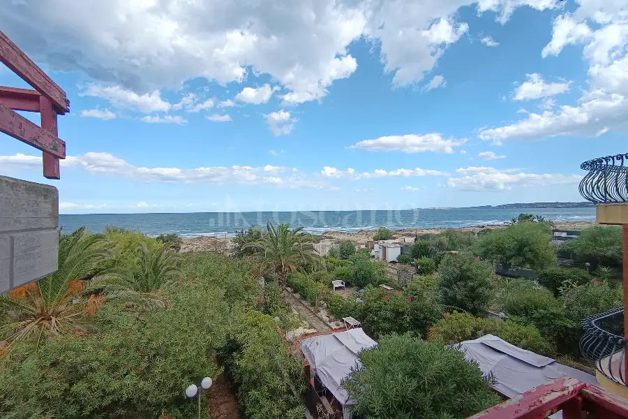 Villa in vendita di 365 mq a €490.000 (rif. 112/2025)