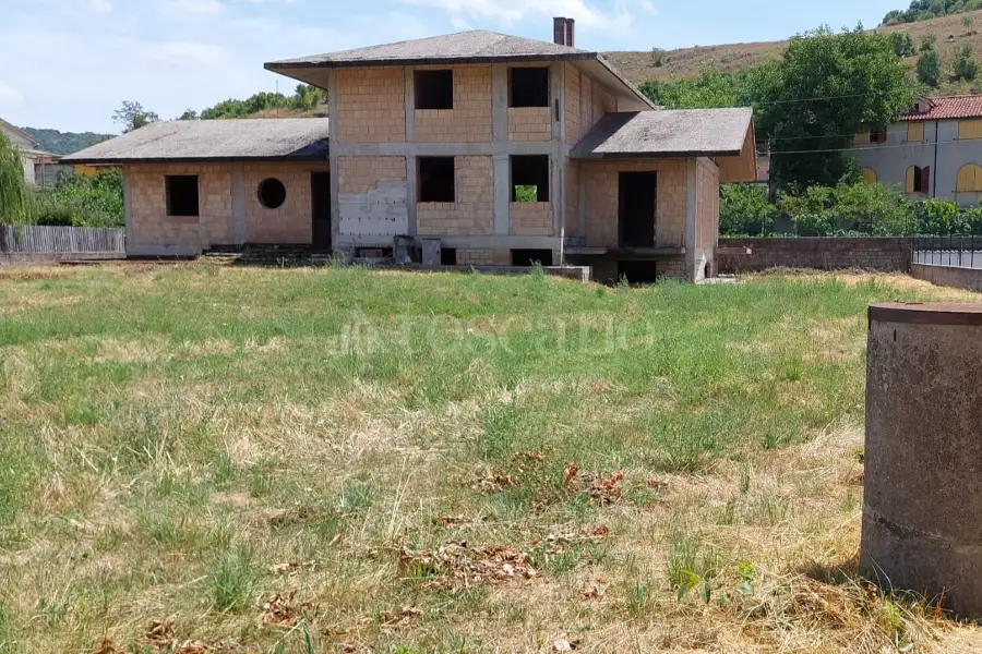 Casa Indipendente in vendita di 500 mq trattativa riservata (rif. 92/2025)