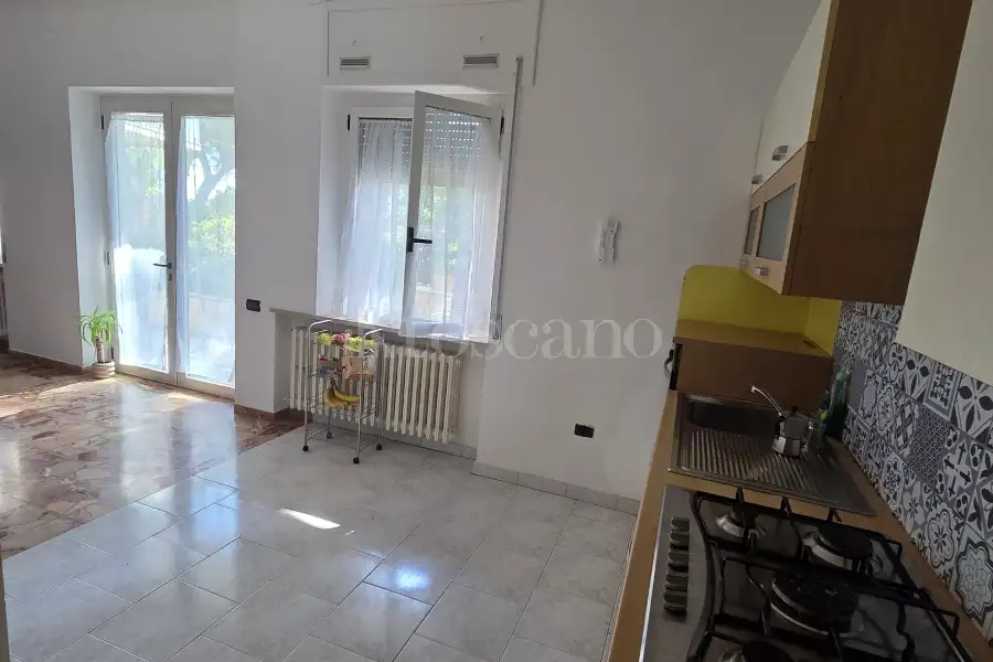 Villa Plurifamiliare in vendita di 575 mq a €580.000 (rif. 33/2026)