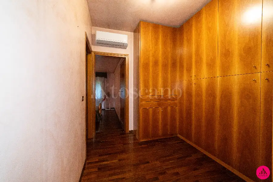 Villa in vendita di 390 mq a €430.000 (rif. 171/2025)