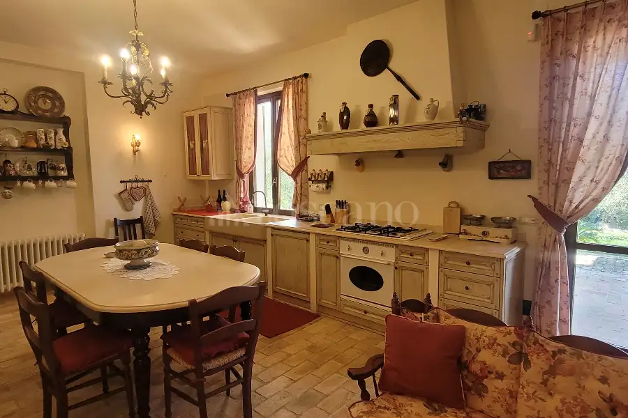 Villa in vendita di 480 mq a €880.000 (rif. 4/2026)