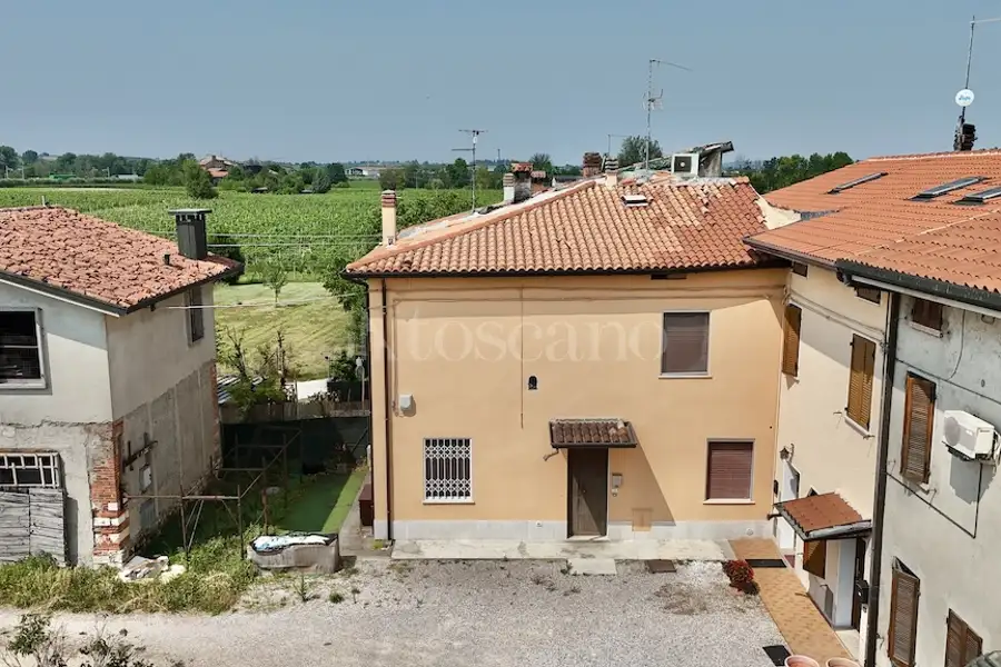 Villino a Schiera in vendita di 110 mq a €235.000 (rif. 23/2026)