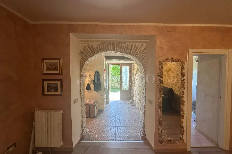 Villa Bifamiliare in vendita di 250 mq a €169.000 (rif. 13/2026)