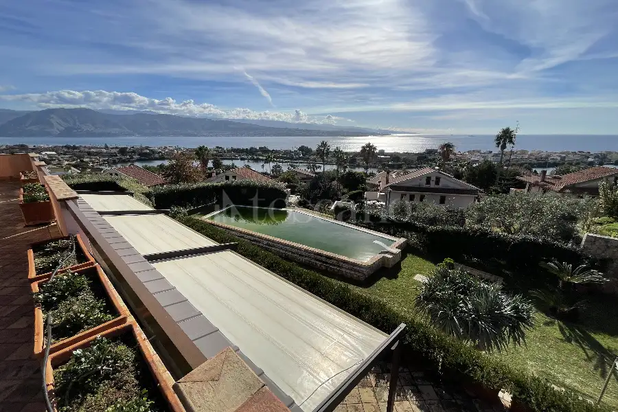 Villa in vendita di 500 mq a €1.500.000 (rif. 45/2025)