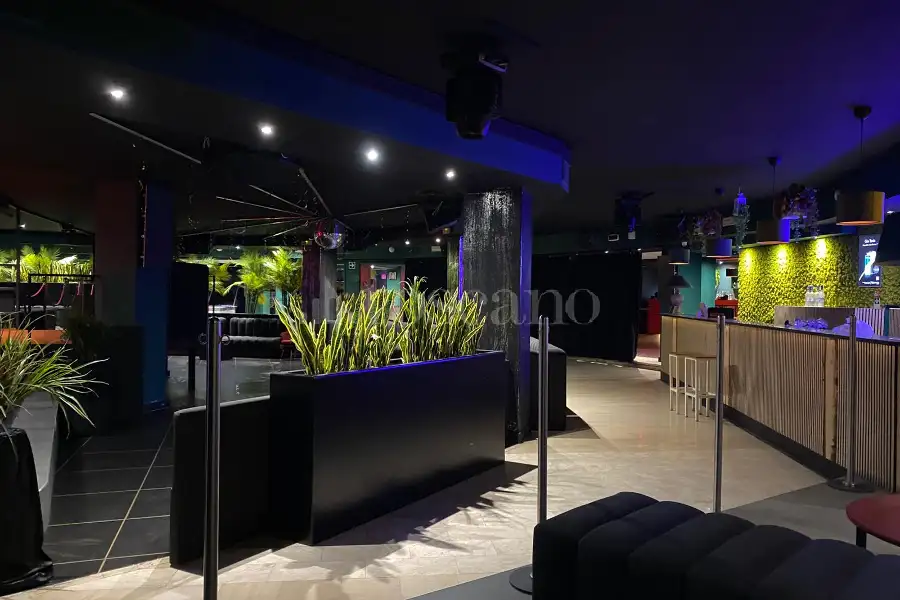 Negozio in vendita di 1.200 mq a €1.250.000 (rif. 40/2026)
