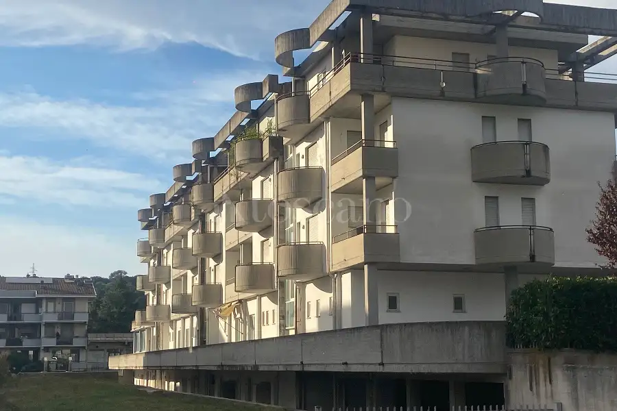 Attività Commerciale in vendita di 3.600 mq a €2.200.000 (rif. 25/2026)