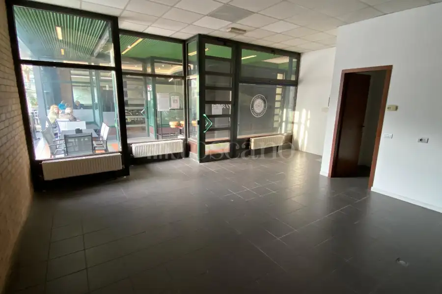 Negozio in affitto di 40 mq a €850 (rif. 39/2026)