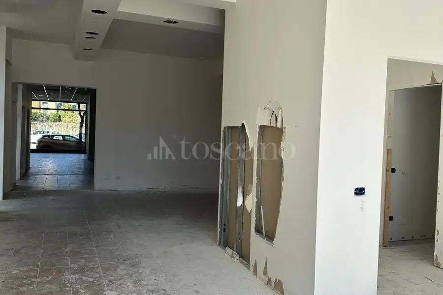 Negozio in vendita di 318 mq a €500.000 (rif. 29/2025)
