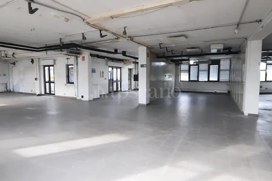 Capannone in vendita di 2.000 mq a €425.000 (rif. 2/2025)