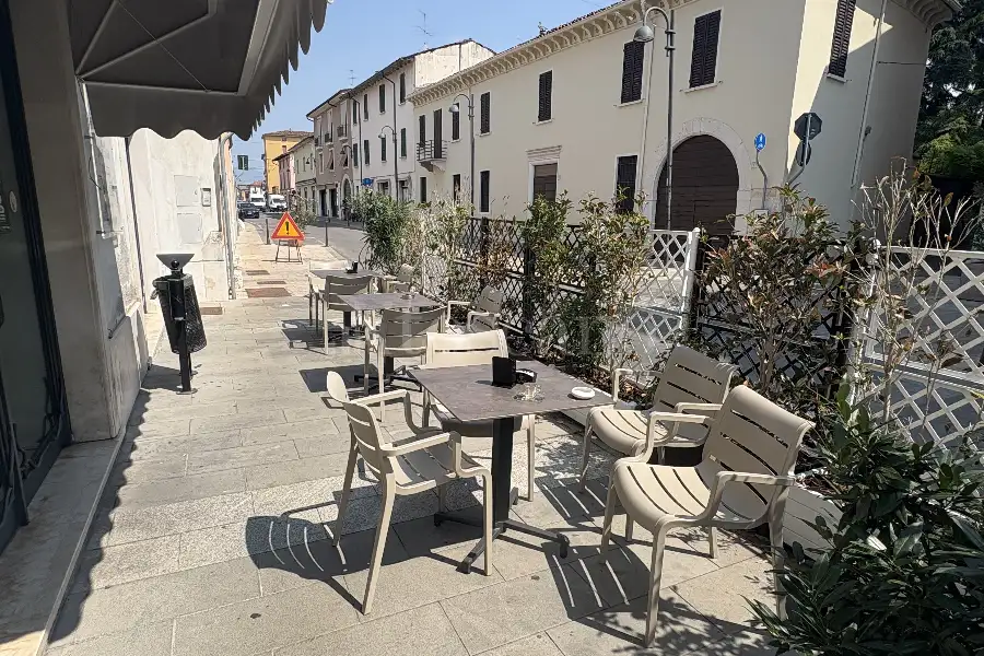 Attività Commerciale in vendita di 100 mq a €40.000 (rif. 34/2026)