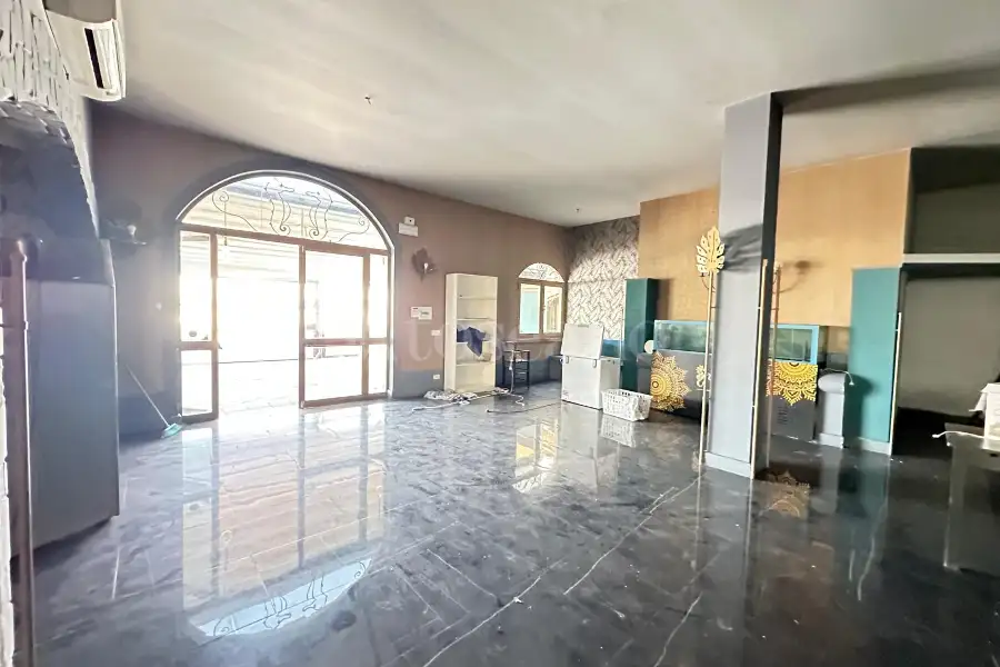 Negozio in affitto di 200 mq a €3.700 (rif. 27/2026)