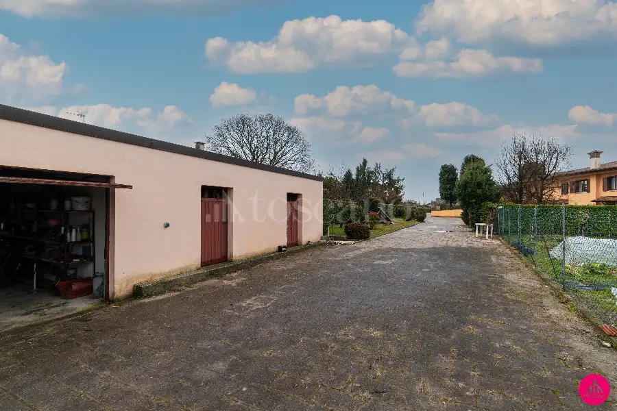 Villa in vendita di 280 mq a €390.000 (rif. 19/2026)