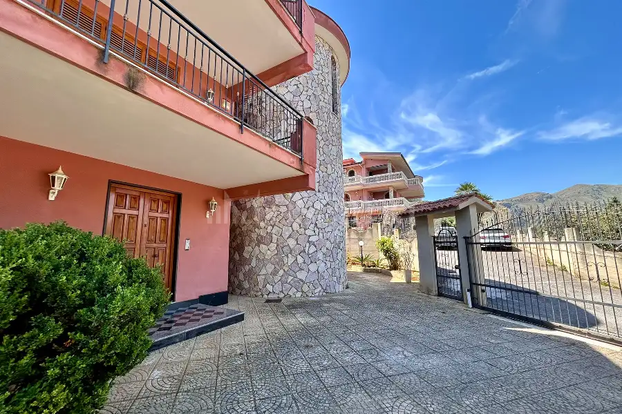 Villa Bifamiliare in vendita di 152 mq a €330.000 (rif. 59/2026)