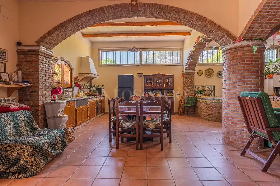 Villa in vendita di 630 mq a €785.000 (rif. 76/2026)