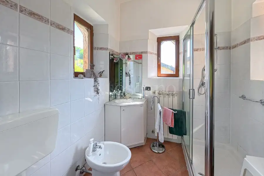 Villa Plurifamiliare in vendita di 310 mq a €515.000 (rif. 161/2026)