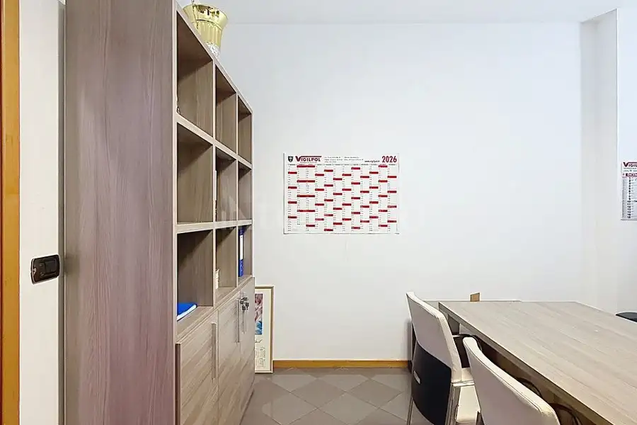 Ufficio in vendita di 200 mq a €350.000 (rif. 189/2026)