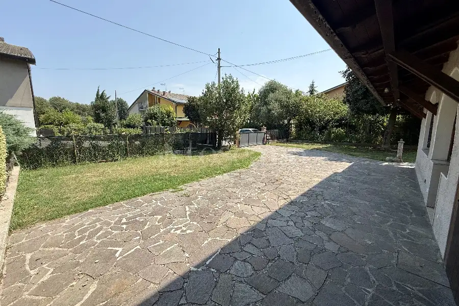 Villa Plurifamiliare in vendita di 210 mq a €315.000 (rif. 35/2026)