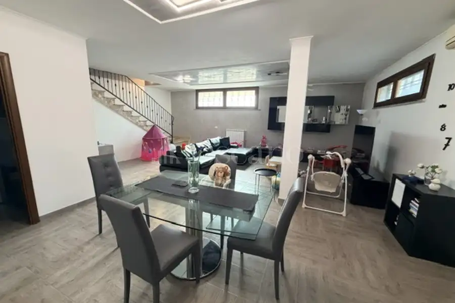 Casa Indipendente in vendita di 160 mq a €250.000 (rif. 76/2026)