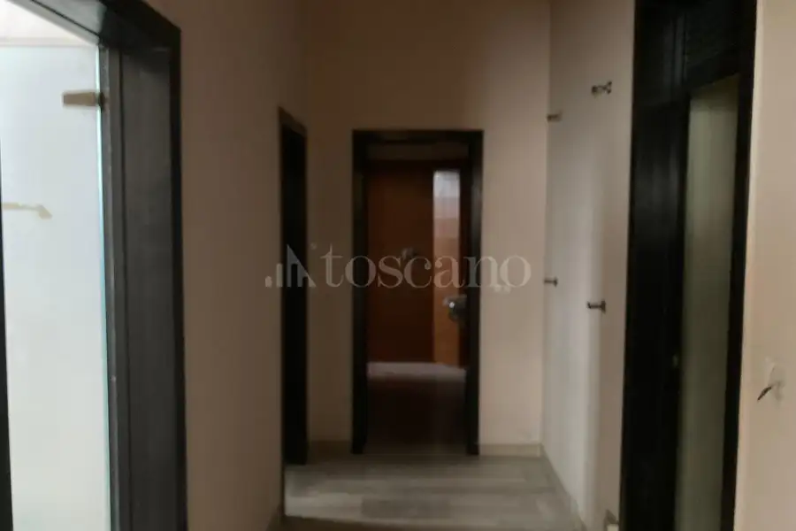 Negozio in affitto di 500 mq a €4.000 (rif. 27/2025)