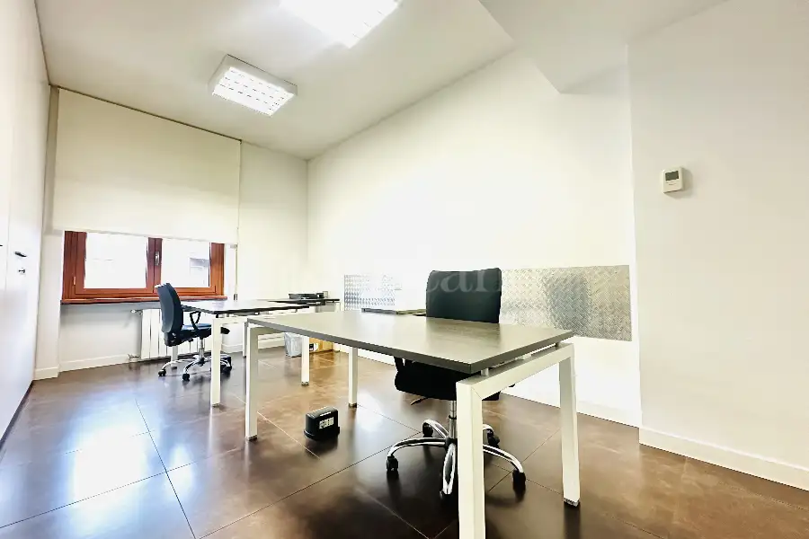 Ufficio in affitto di 180 mq a €4.000 (rif. 57/2025)