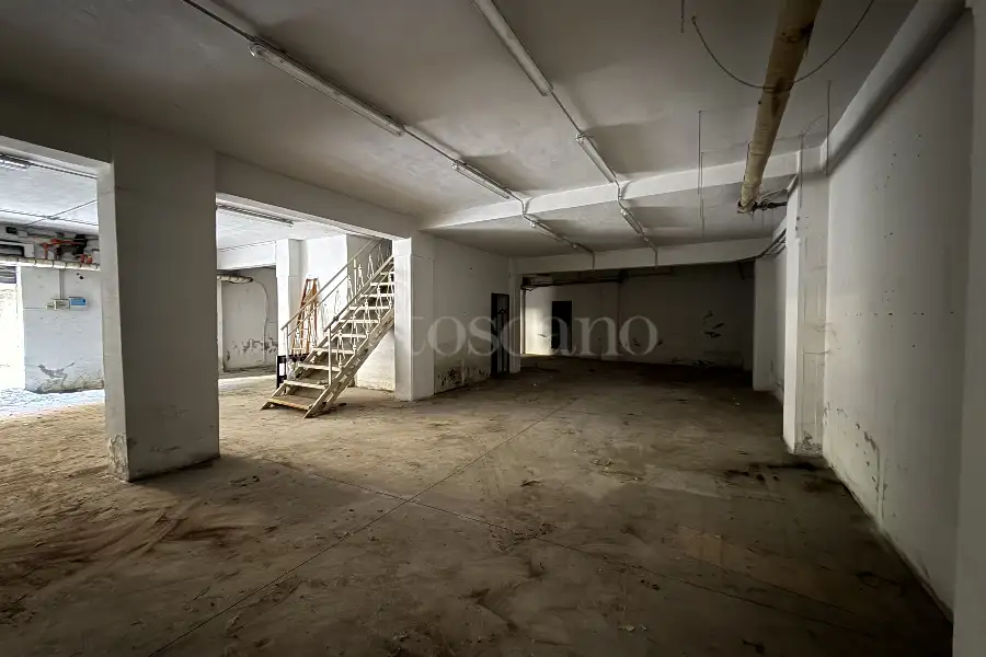 Garage in vendita di 200 mq a €95.000 (rif. 8/2025)