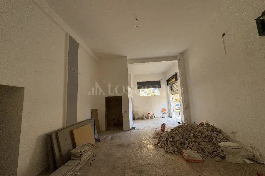 Negozio in vendita di 67 mq a €70.000 (rif. 17/2026)