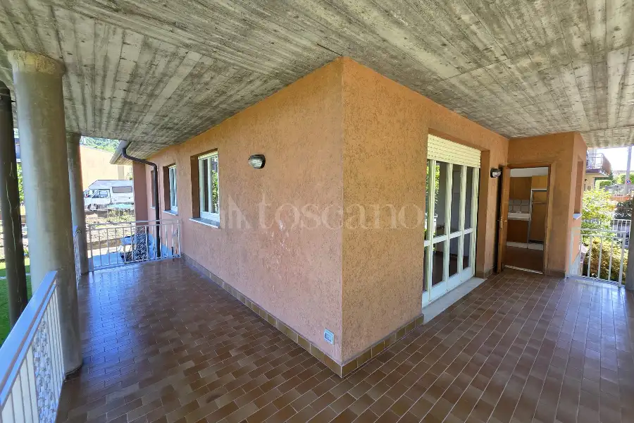 Ufficio in affitto di 120 mq a €1.200 (rif. 12/2026)