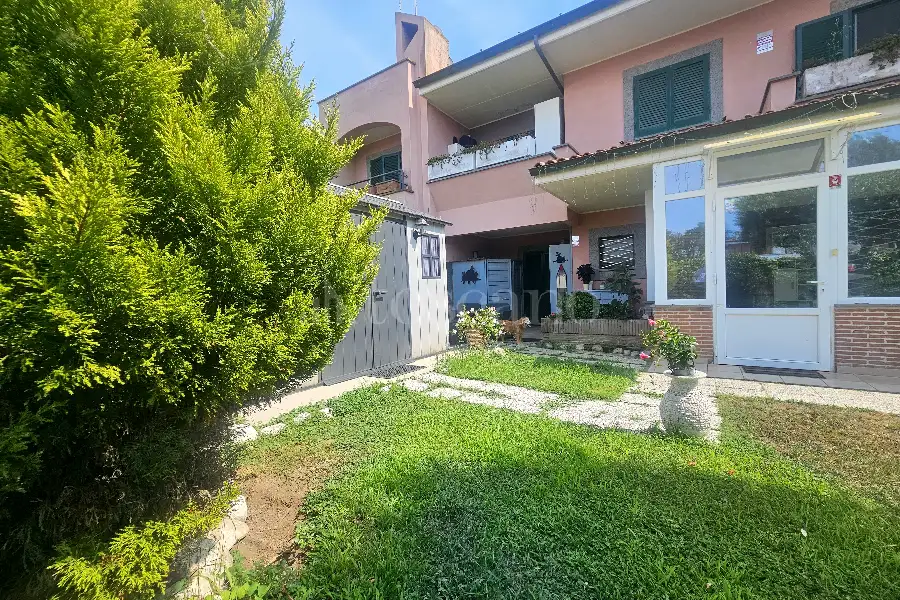 Villa Plurifamiliare in vendita di 140 mq a €299.000 (rif. 46/2026)