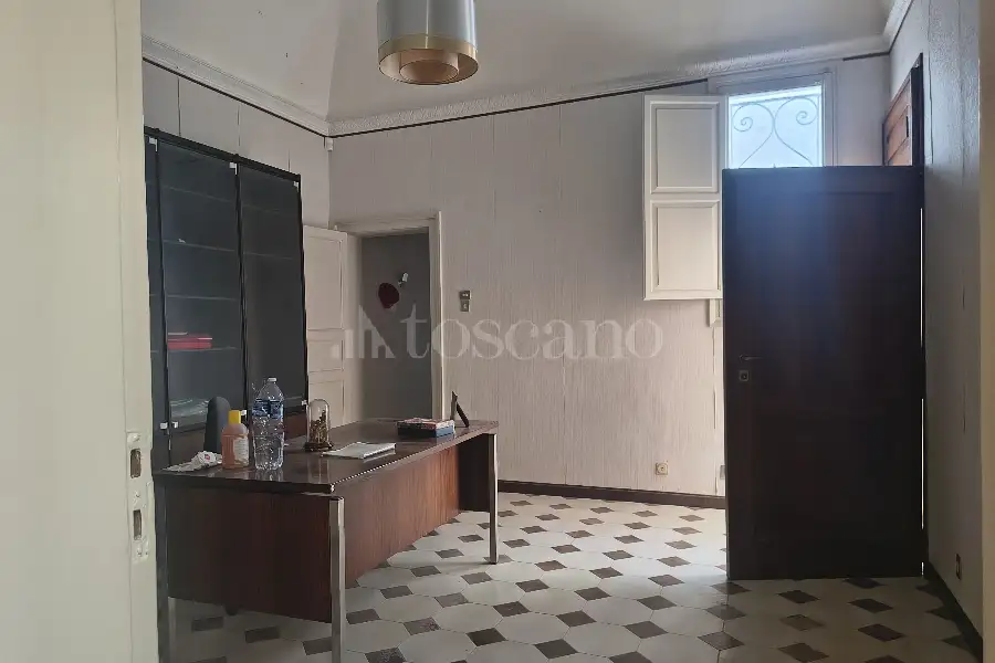 Palazzo in vendita di 585 mq a €338.000 (rif. 51/2026)