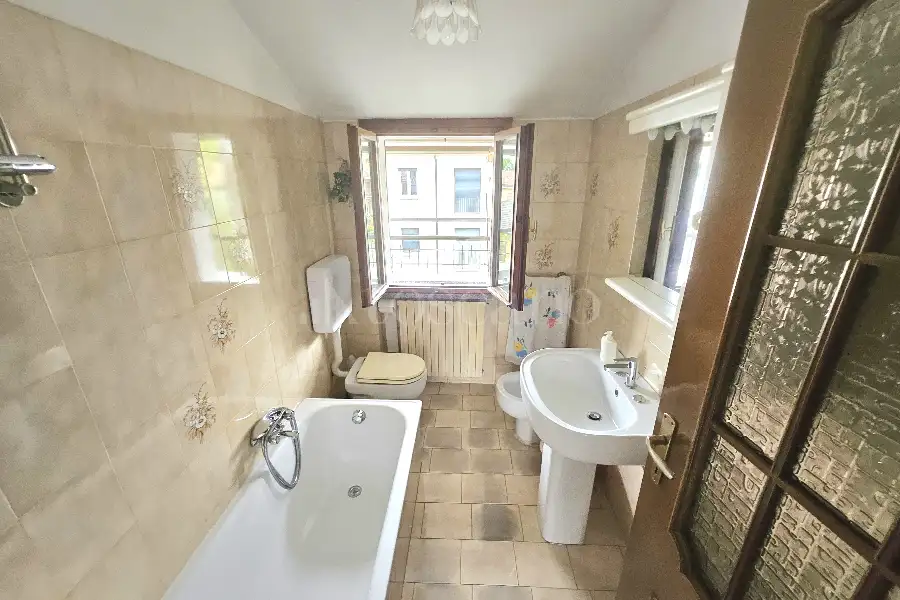 Casa Indipendente in vendita di 300 mq a €300.000 (rif. 6/2026)
