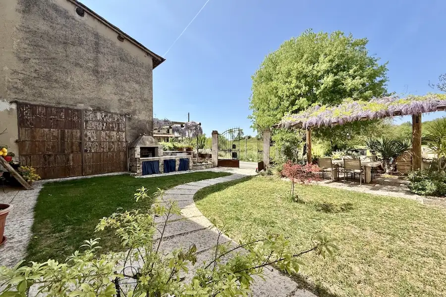 Villa in vendita di 600 mq a €980.000 (rif. 10/2026)