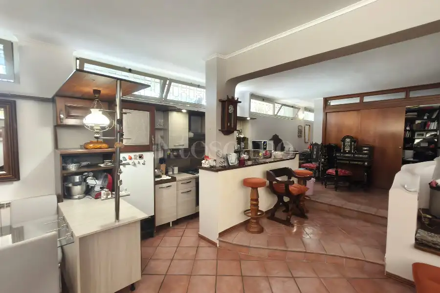 Villa in vendita di 300 mq a €845.000 (rif. 49/2026)