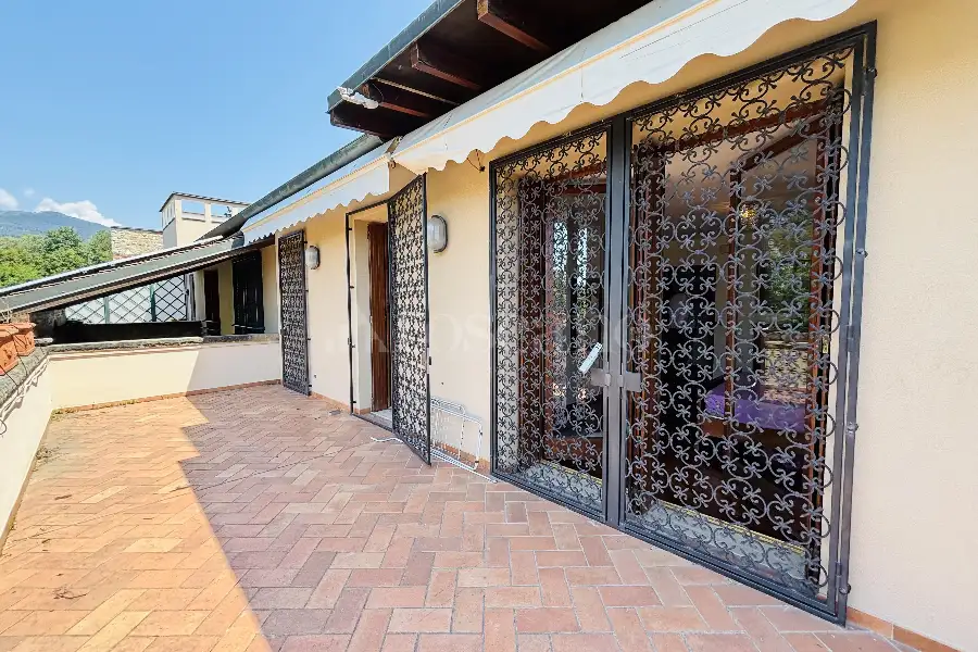 Villa in vendita di 385 mq a €880.000 (rif. 39/2026)