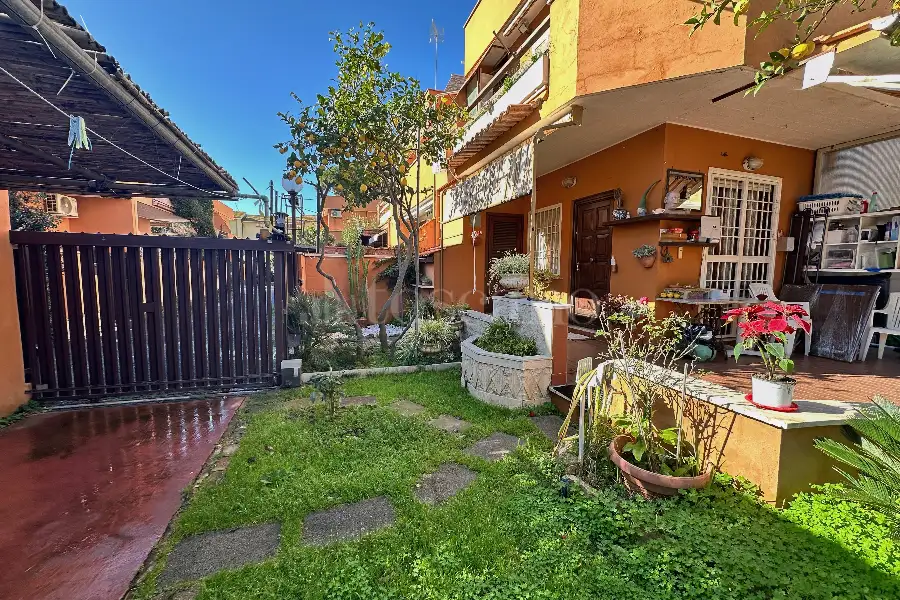 Villa Plurifamiliare in vendita di 100 mq a €260.000 (rif. 12/2026)