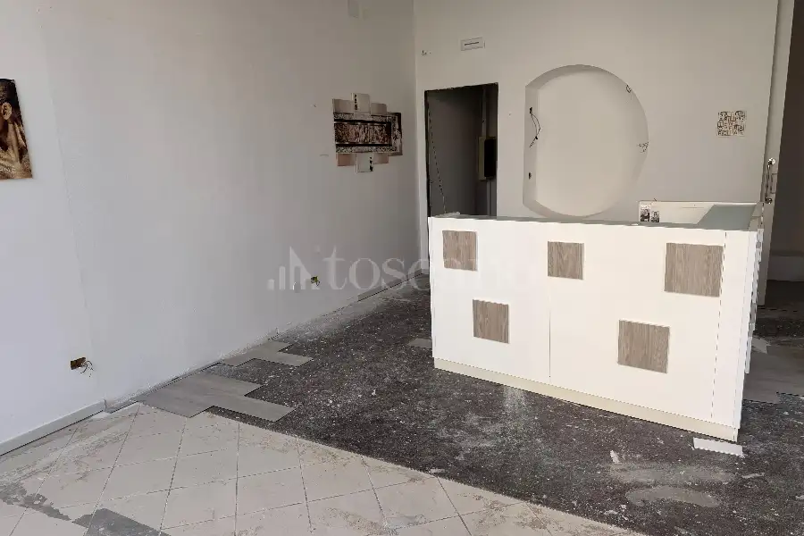 Negozio in affitto di 76 mq a €1.200 (rif. 71/2026)