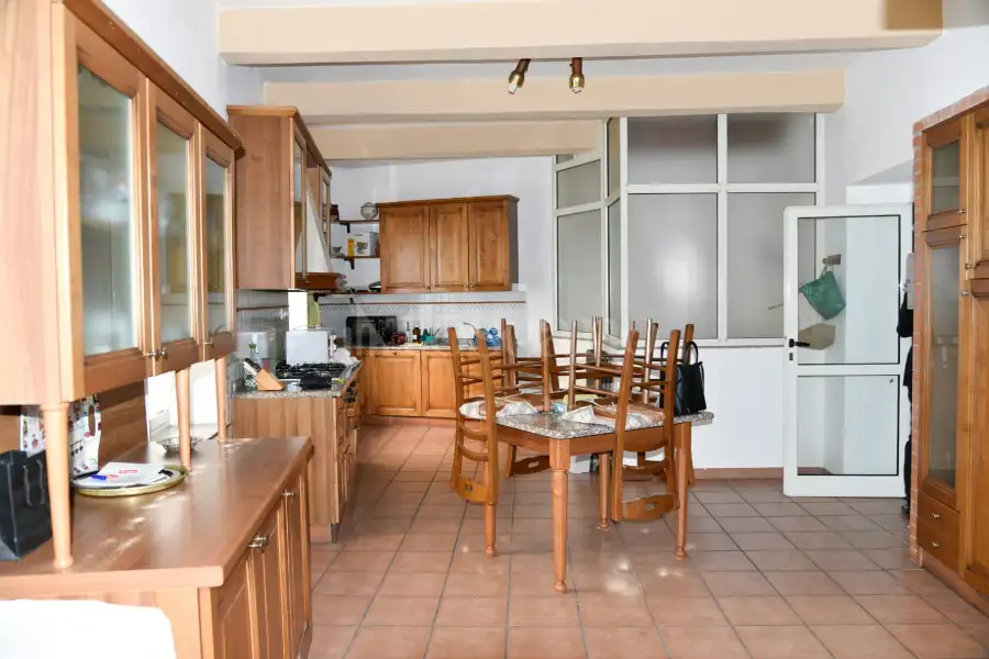Casa in vendita di 410 mq a €420.000 (rif. 25/2026)