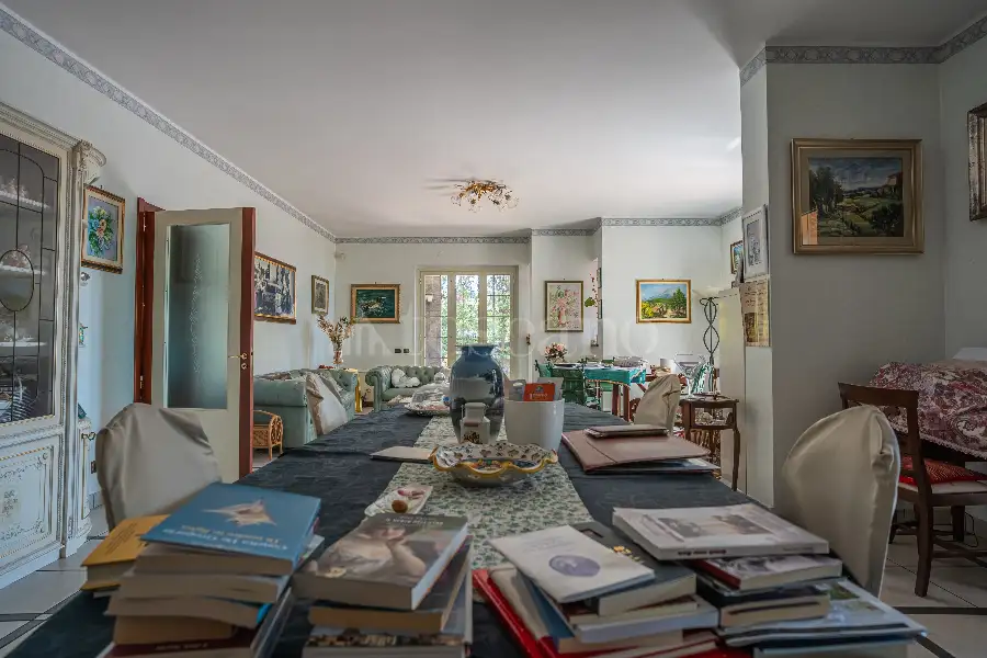 Villa in vendita di 630 mq a €785.000 (rif. 76/2026)