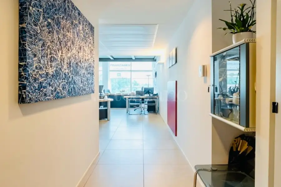 Ufficio in vendita di 150 mq a €480.000 (rif. 39/2026)